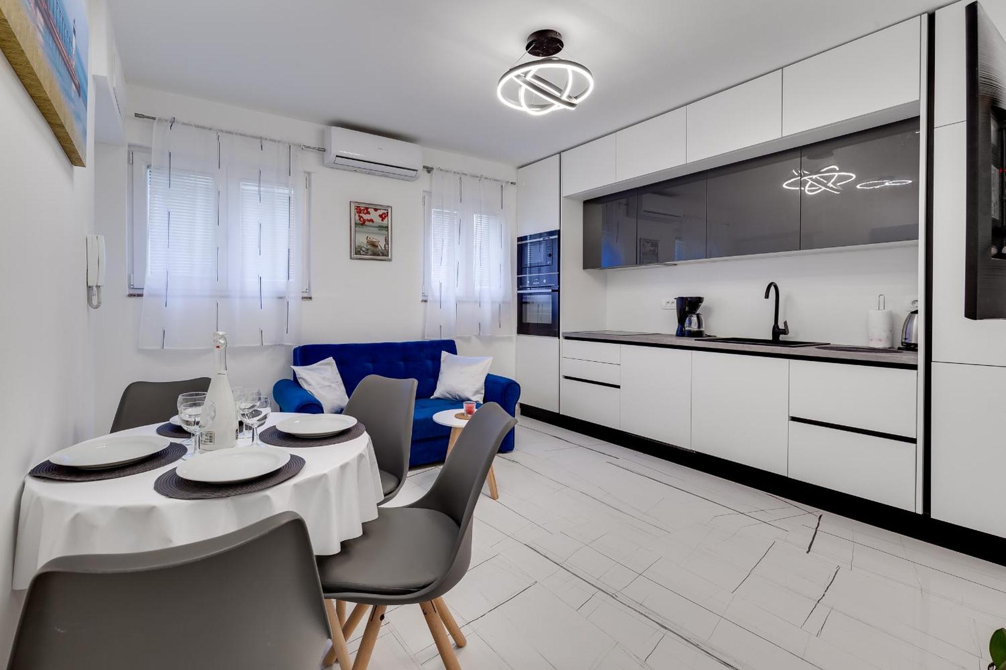 Rade Luxury